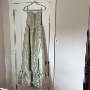 V Chapman dress